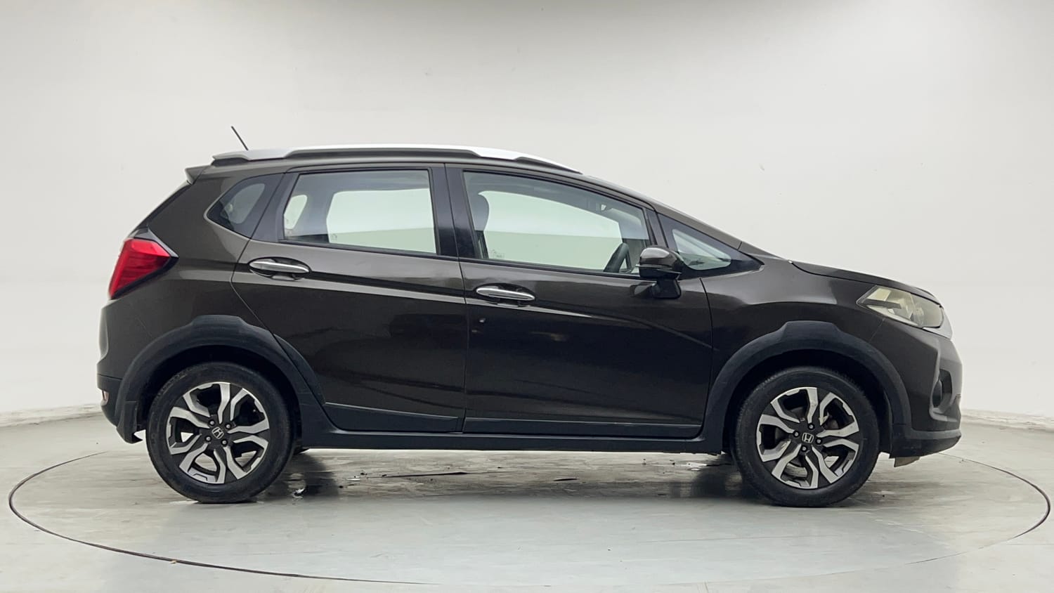 Used 2018 Honda WR-V VX MT Petrol Petrol Manual exterior RIGHT SIDE VIEW