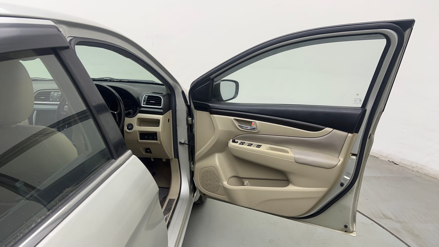 Used 2015 Maruti Suzuki Ciaz ZXI+ Petrol Manual interior RIGHT FRONT DOOR OPEN VIEW