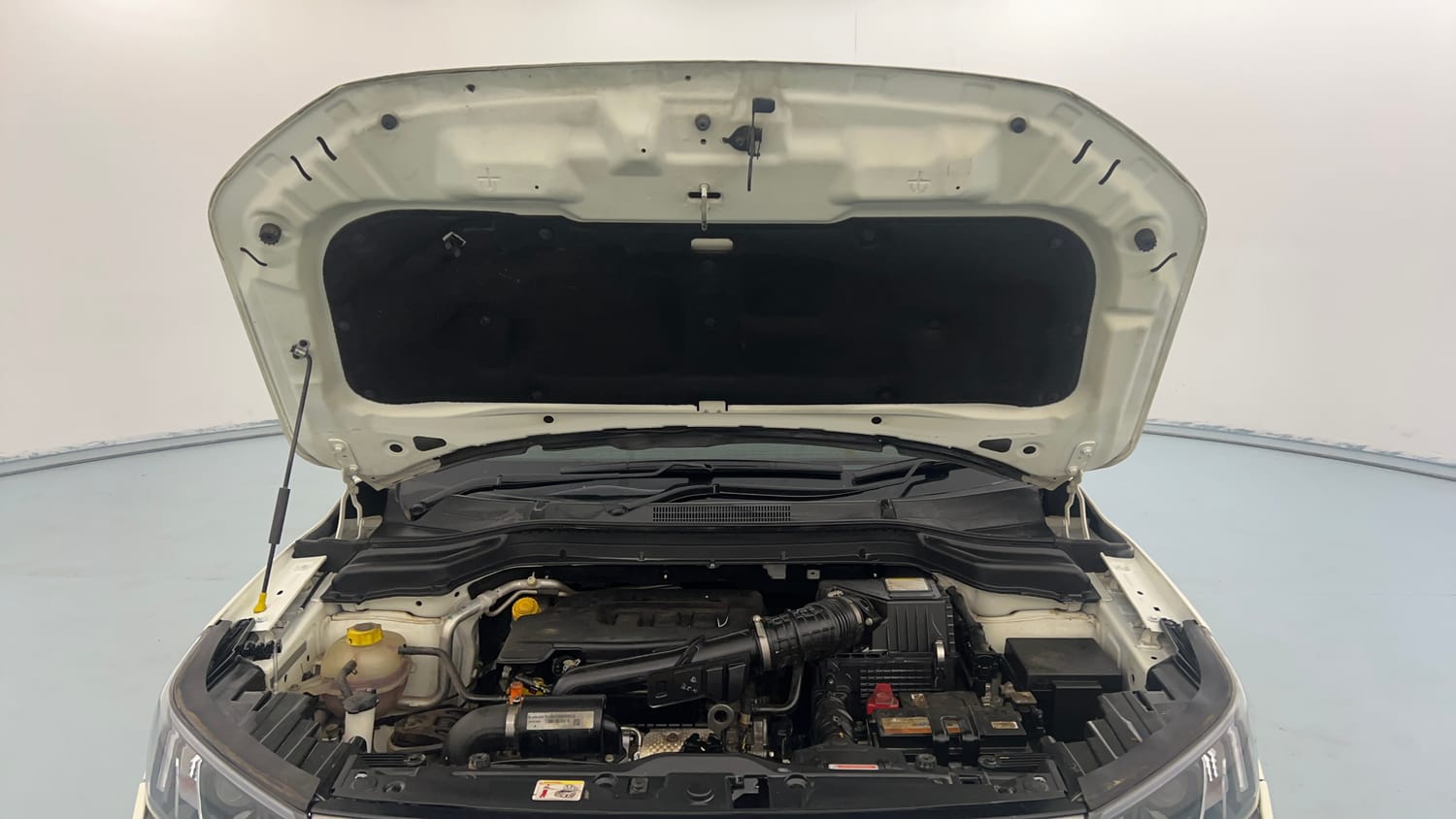 Used 2023 Mahindra XUV 300 W8 1.2 Petrol Petrol Manual engine ENGINE & BONNET OPEN FRONT VIEW