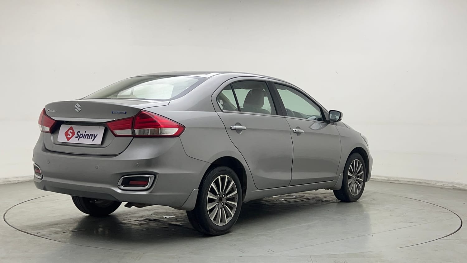 Used 2018 Maruti Suzuki Ciaz Alpha Hybrid 1.5 AT Petrol Automatic exterior RIGHT REAR CORNER VIEW