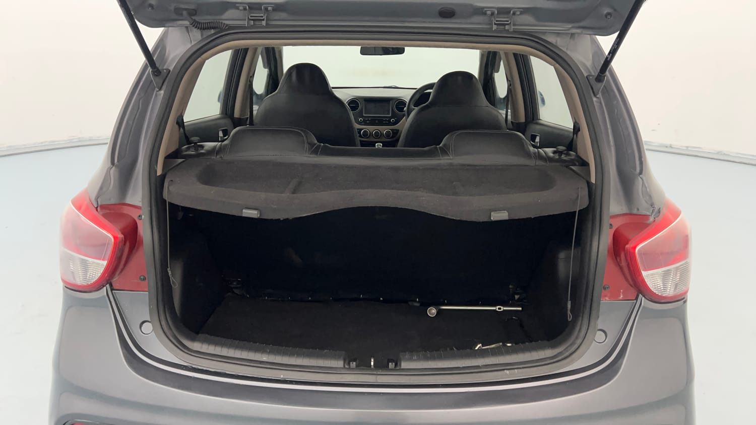 Used 2018 Hyundai Grand i10 Sportz 1.2 Kappa VTVT Petrol Manual interior DICKY INSIDE VIEW
