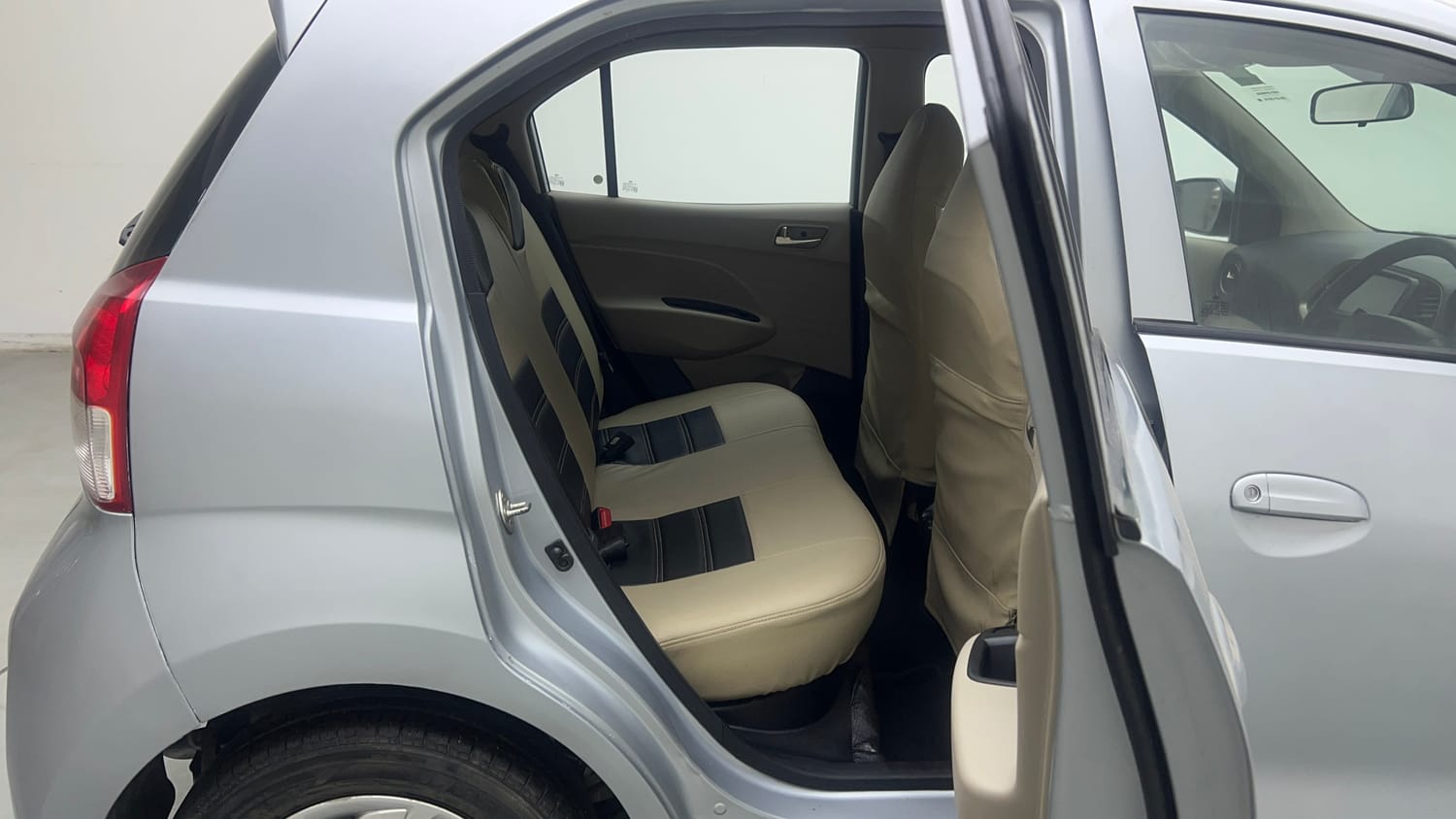 Used 2019 Hyundai Santro Asta Petrol Manual interior RIGHT SIDE REAR DOOR CABIN VIEW