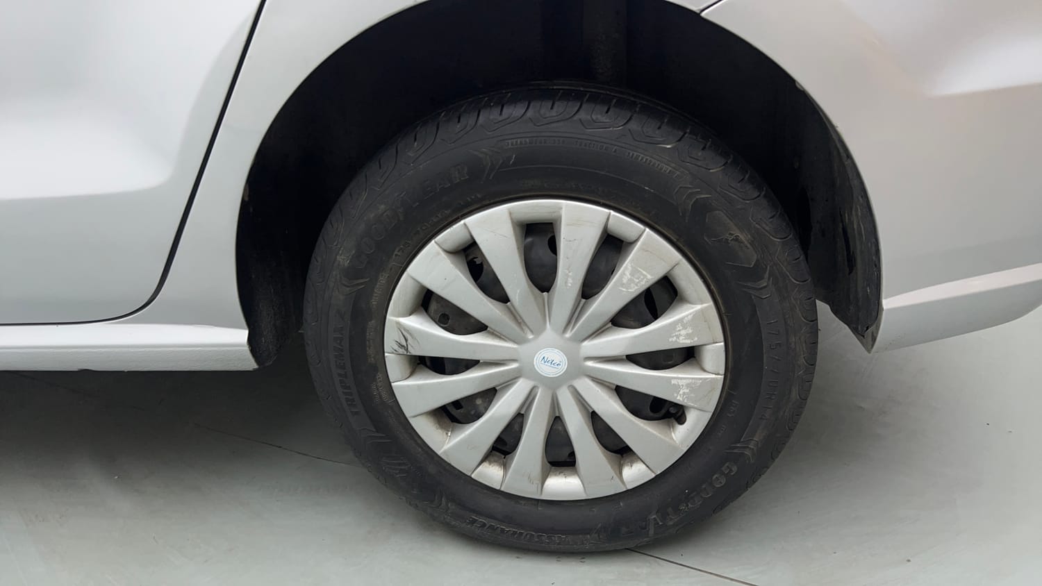 Used 2018 Volkswagen Ameo Trendline 1.0L (P) Petrol Manual tyres LEFT REAR TYRE RIM VIEW