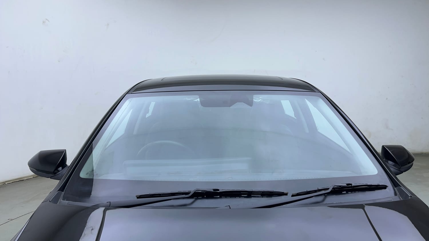Used 2024 Hyundai Verna SX (O) 1.5 Turbo Petrol DCT Petrol Automatic exterior FRONT WINDSHIELD VIEW