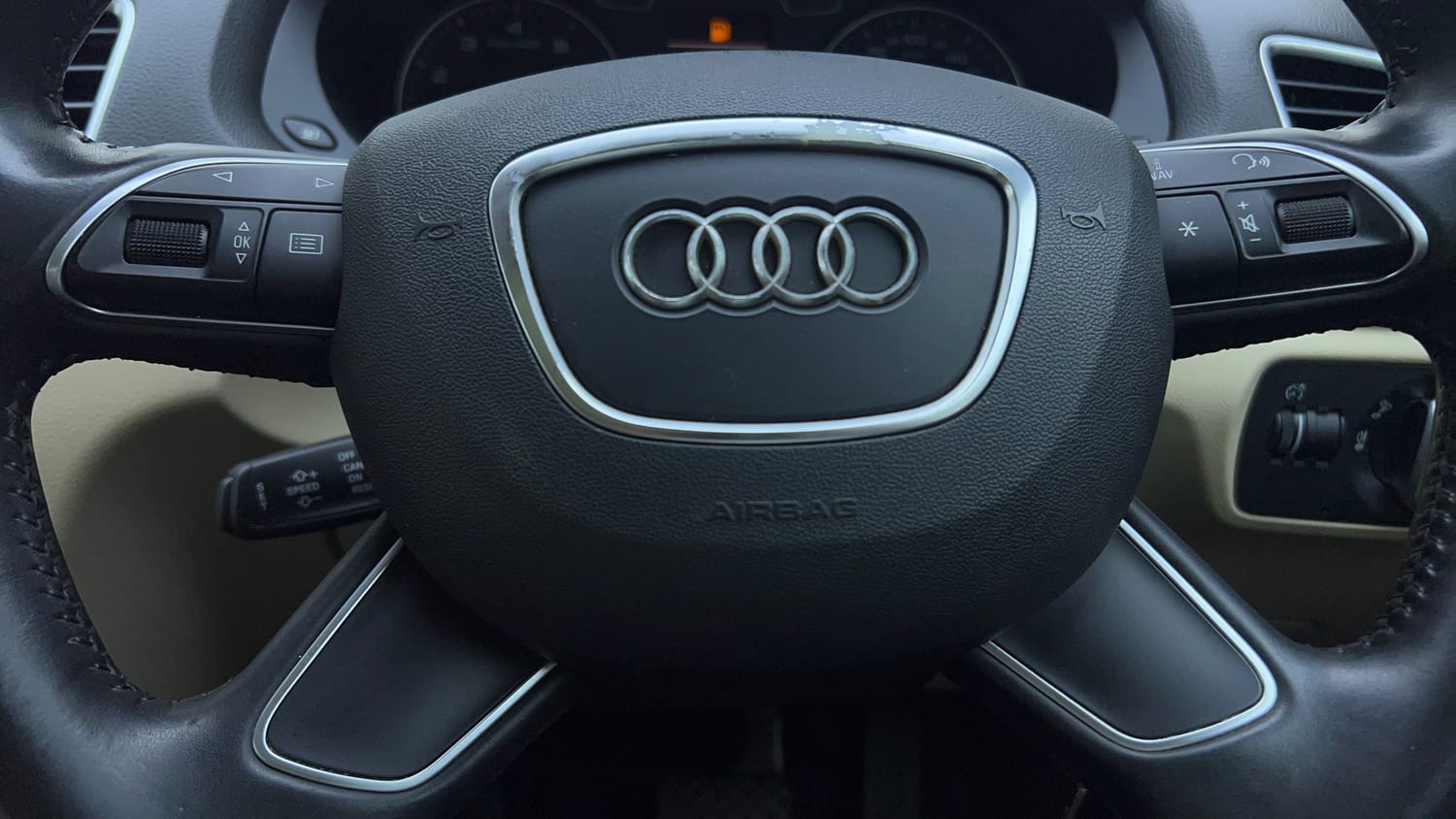 Used 2019 Audi Q3 30 TFSI Premium Petrol Automatic top_features Airbags