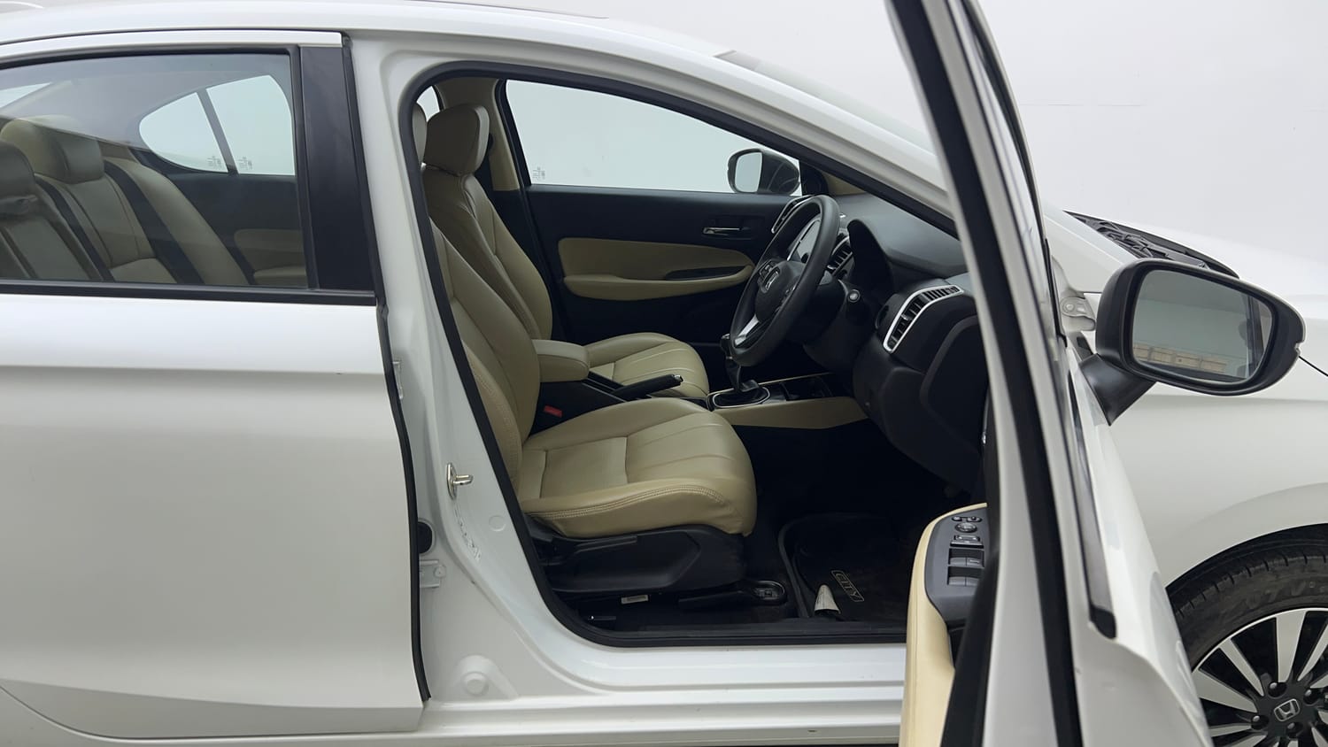 Used 2024 Honda City VX Petrol MT Petrol Manual interior RIGHT SIDE FRONT DOOR CABIN VIEW
