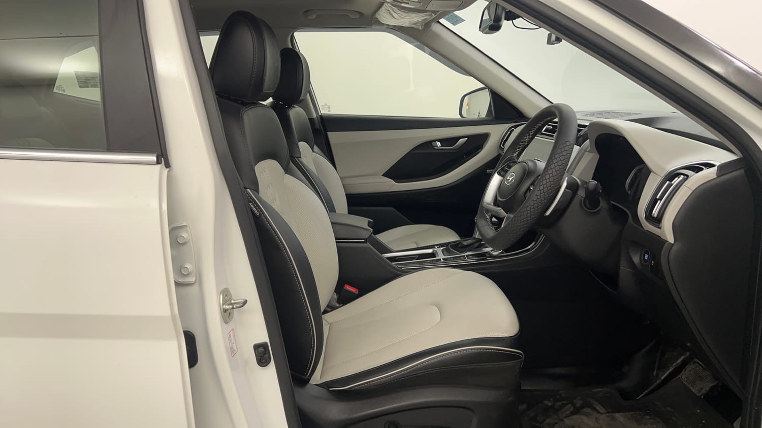 Used 2023 Hyundai Creta SX (O) 1.5 Petrol IVT Petrol Automatic interior RIGHT SIDE FRONT DOOR CABIN VIEW
