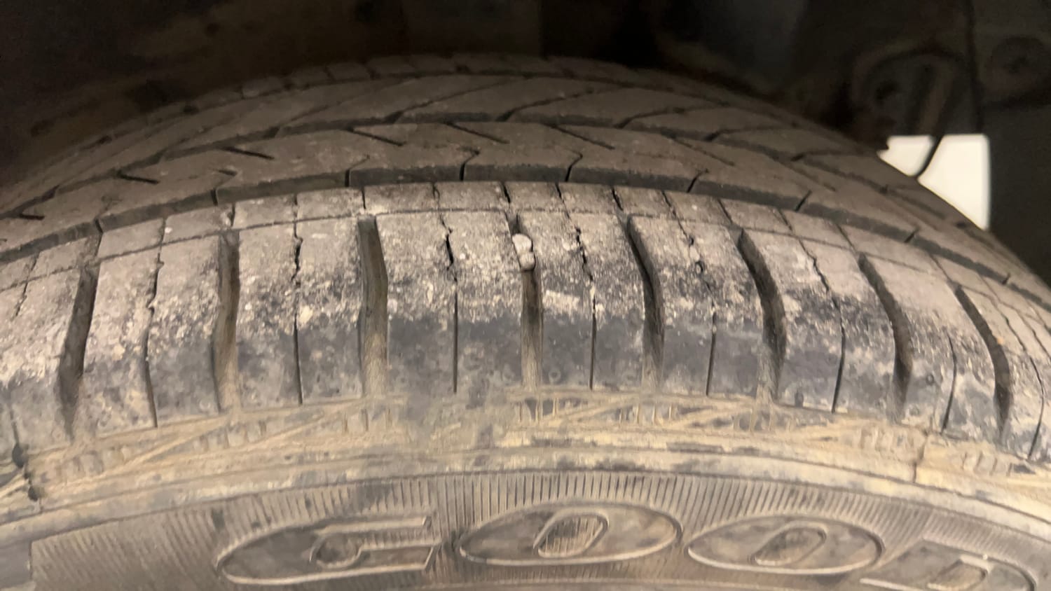 Used 2017 Hyundai Grand i10 Sportz (O) 1.2 Kappa VTVT Petrol Manual tyres LEFT REAR TYRE TREAD VIEW