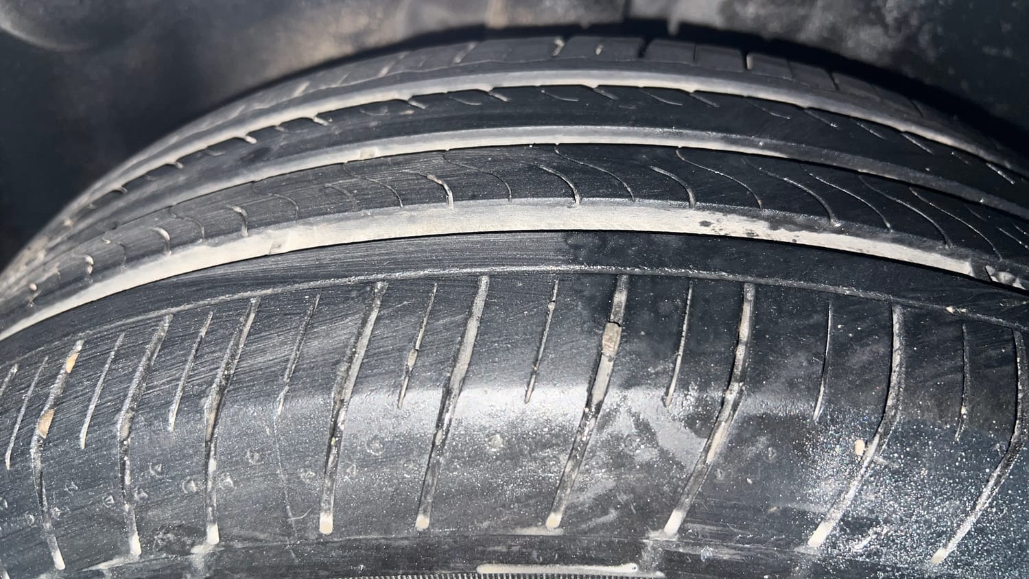 Used 2018 Volkswagen Ameo Trendline 1.0L (P) Petrol Manual tyres RIGHT REAR TYRE TREAD VIEW