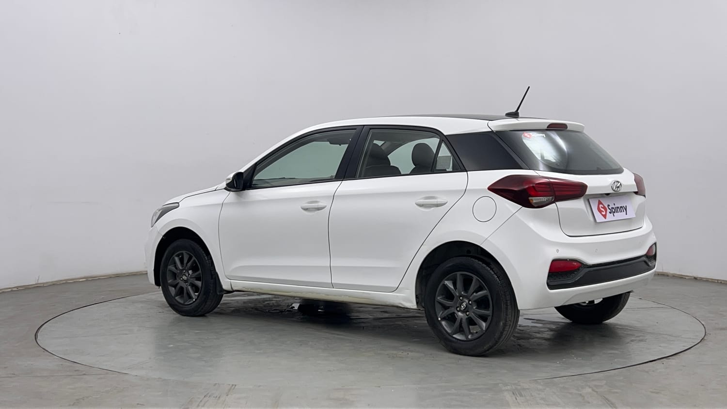 Used 2019 Hyundai Elite i20 Sportz 1.2 Petrol Manual exterior LEFT REAR CORNER VIEW