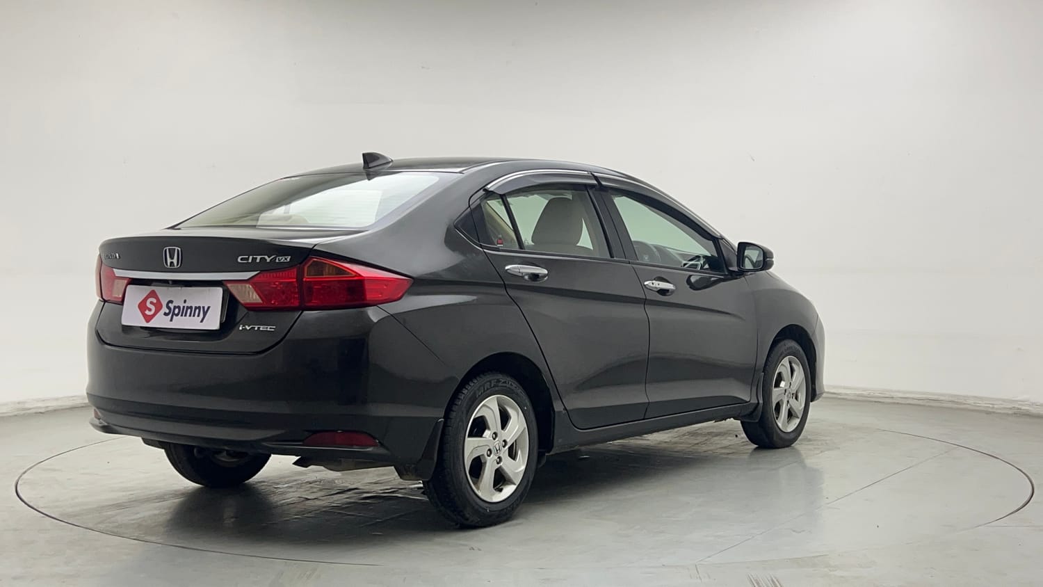 Used 2016 Honda City VX Petrol Manual exterior RIGHT REAR CORNER VIEW