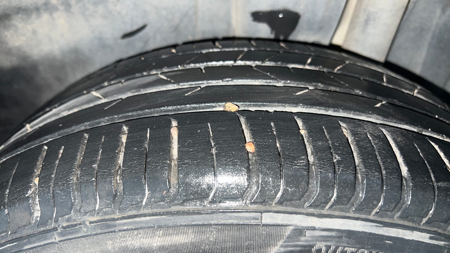 Used 2021 maruti-suzuki Vitara Brezza ZXi Petrol Manual tyres LEFT REAR TYRE TREAD VIEW