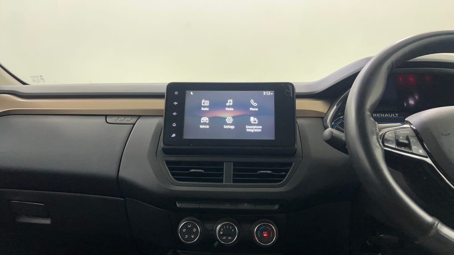 Used 2021 Renault Kiger RXT AMT Petrol Automatic interior MUSIC SYSTEM & AC CONTROL VIEW
