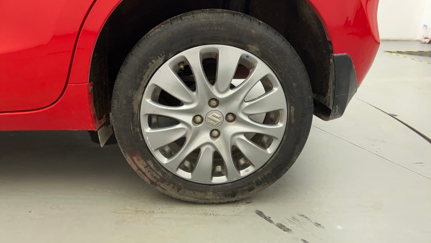 Used 2018 Maruti Suzuki Baleno Alpha 1.2 AT Petrol Automatic tyres LEFT REAR TYRE RIM VIEW