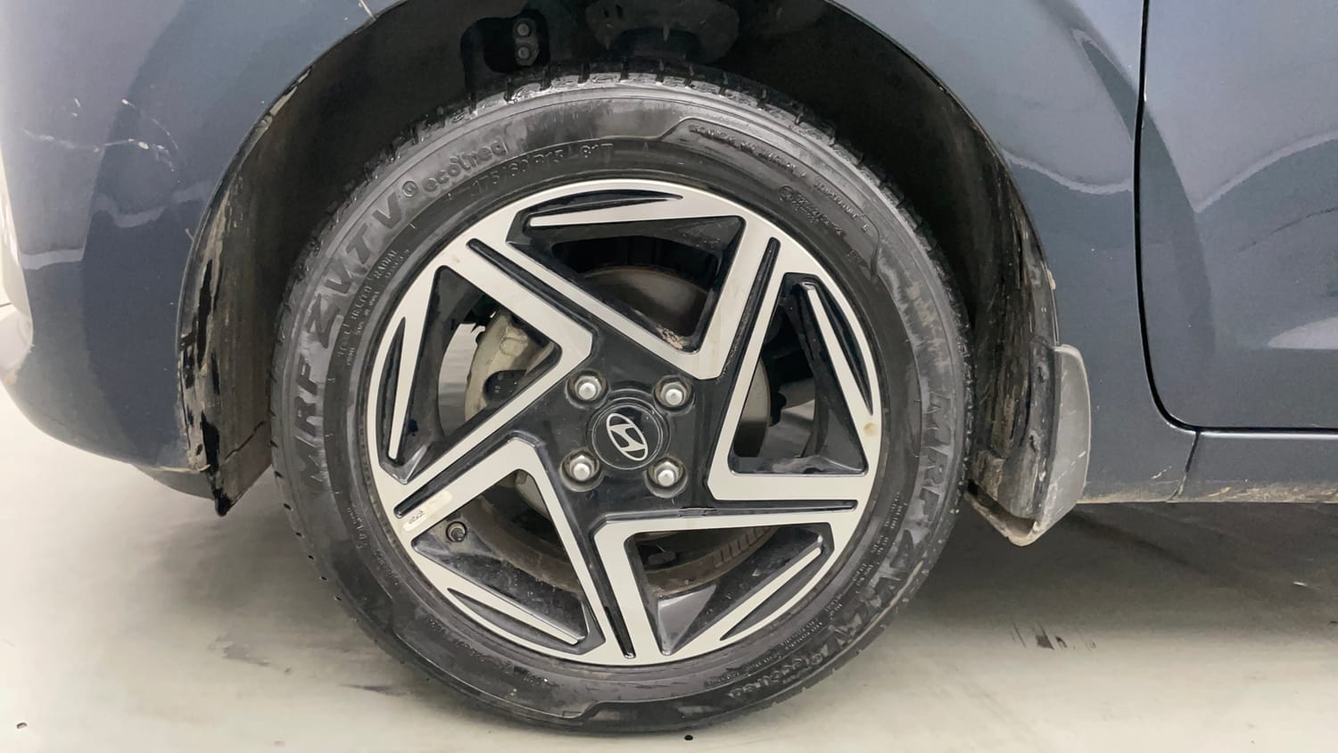 Used 2024 Hyundai Grand i10 Nios Asta 1.2 Kappa AMT Petrol Automatic tyres LEFT FRONT TYRE RIM VIEW