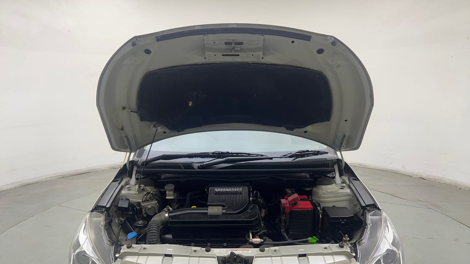 Used 2015 Maruti Suzuki Ciaz ZXI+ Petrol Manual engine ENGINE & BONNET OPEN FRONT VIEW