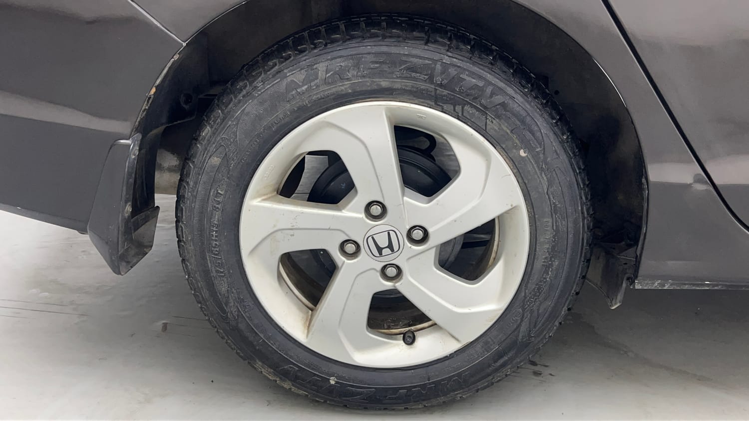 Used 2016 Honda City VX Petrol Manual tyres RIGHT REAR TYRE RIM VIEW