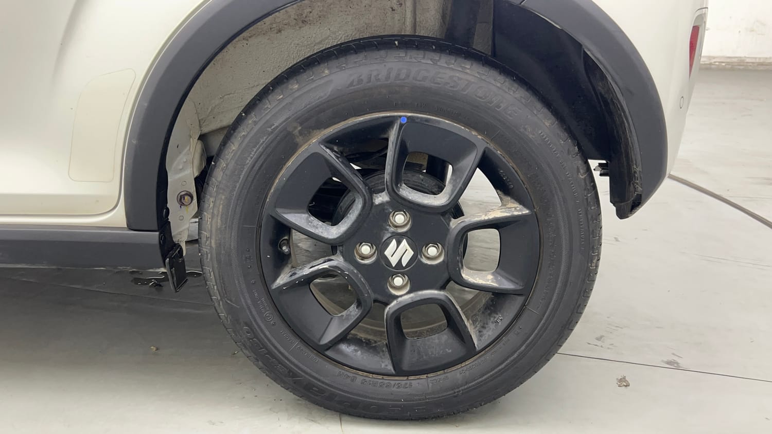 Used 2025 Maruti Suzuki Ignis Alpha 1.2 AMT Petrol Automatic tyres LEFT REAR TYRE RIM VIEW