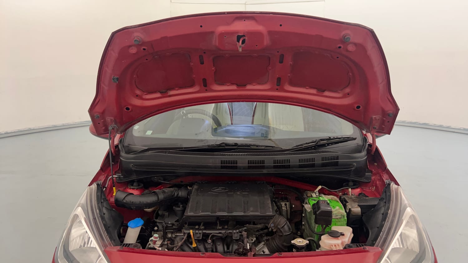 Used 2019 Hyundai Xcent S Petrol Manual engine ENGINE & BONNET OPEN FRONT VIEW