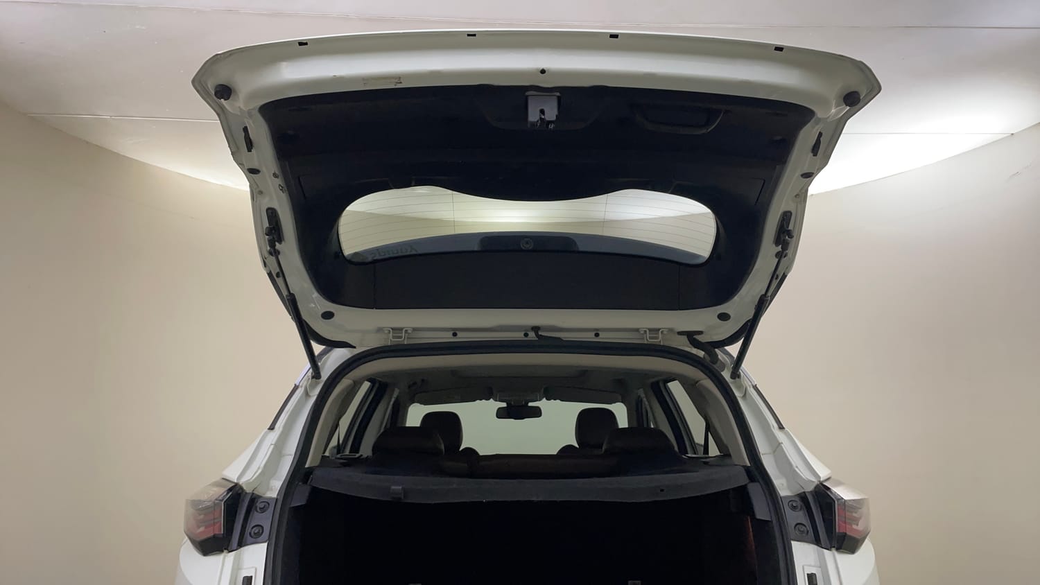 Used 2022 Tata Harrier XZA Plus Dual Tone Diesel Automatic interior DICKY DOOR OPEN VIEW