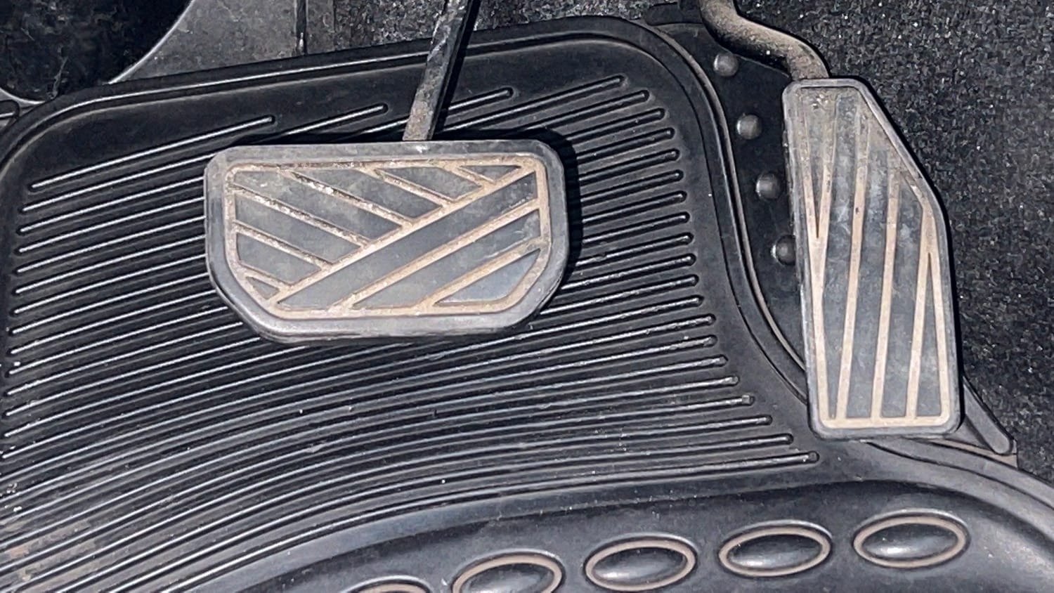 Used 2022 Maruti Suzuki Ignis Zeta 1.2 AMT Petrol Automatic interior PEDALS VIEW
