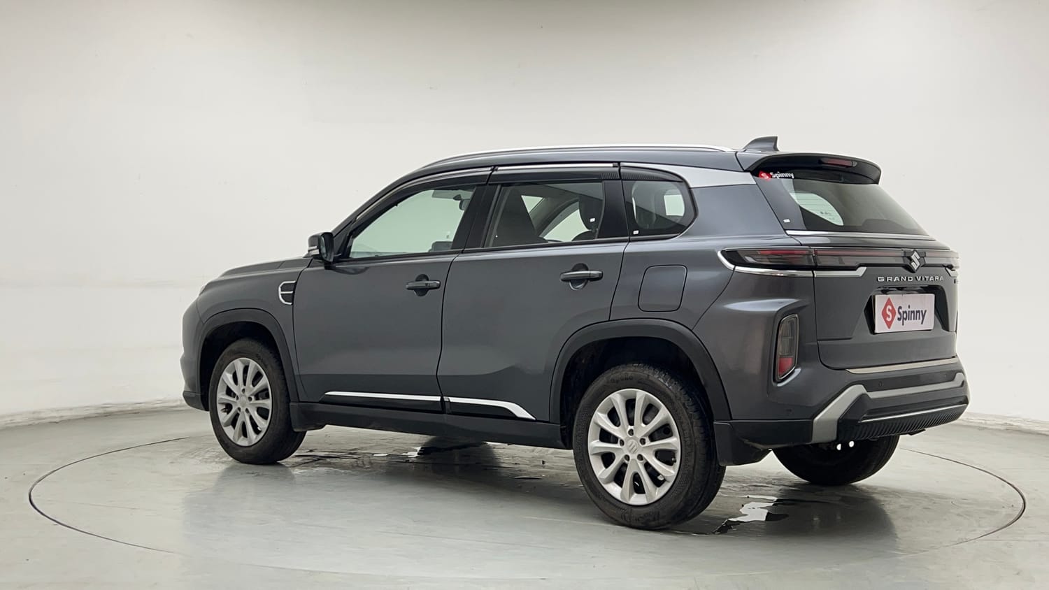 Used 2025 Maruti Suzuki Grand Vitara Delta Smart Hybrid Petrol Manual exterior LEFT REAR CORNER VIEW