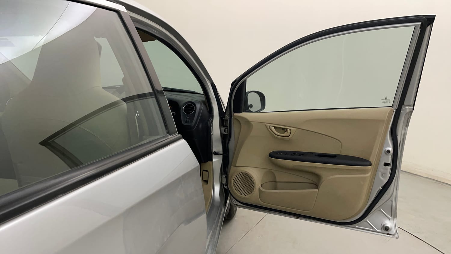 Used 2014 Honda Amaze 1.2 S AT i-VTEC Petrol Automatic interior RIGHT FRONT DOOR OPEN VIEW
