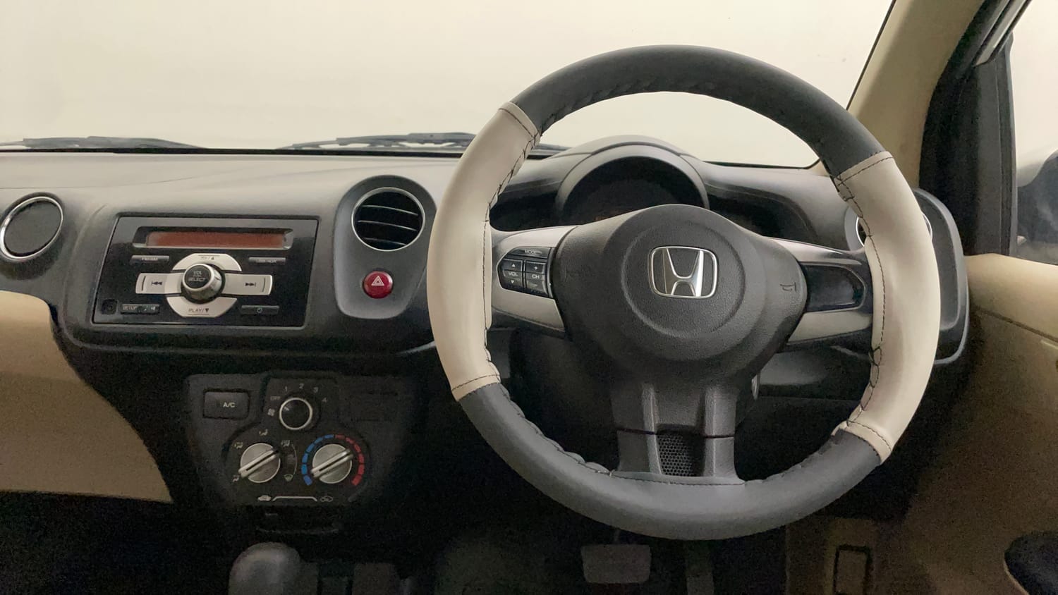 Used 2014 Honda Amaze 1.2 S AT i-VTEC Petrol Automatic interior STEERING VIEW