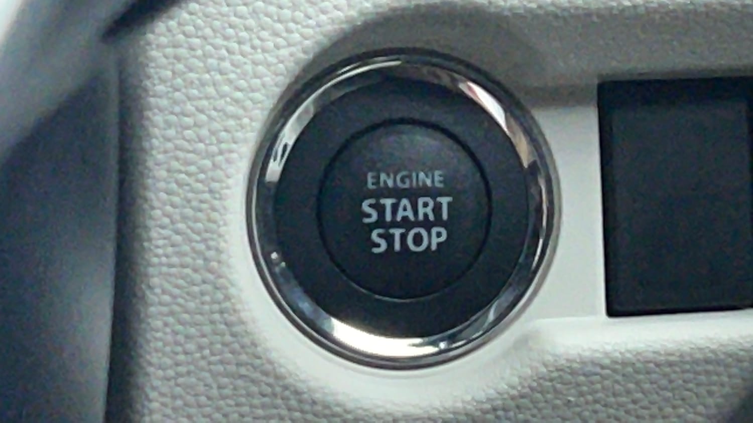 Used 2022 Maruti Suzuki Ignis Zeta 1.2 AMT Petrol Automatic top_features Keyless start