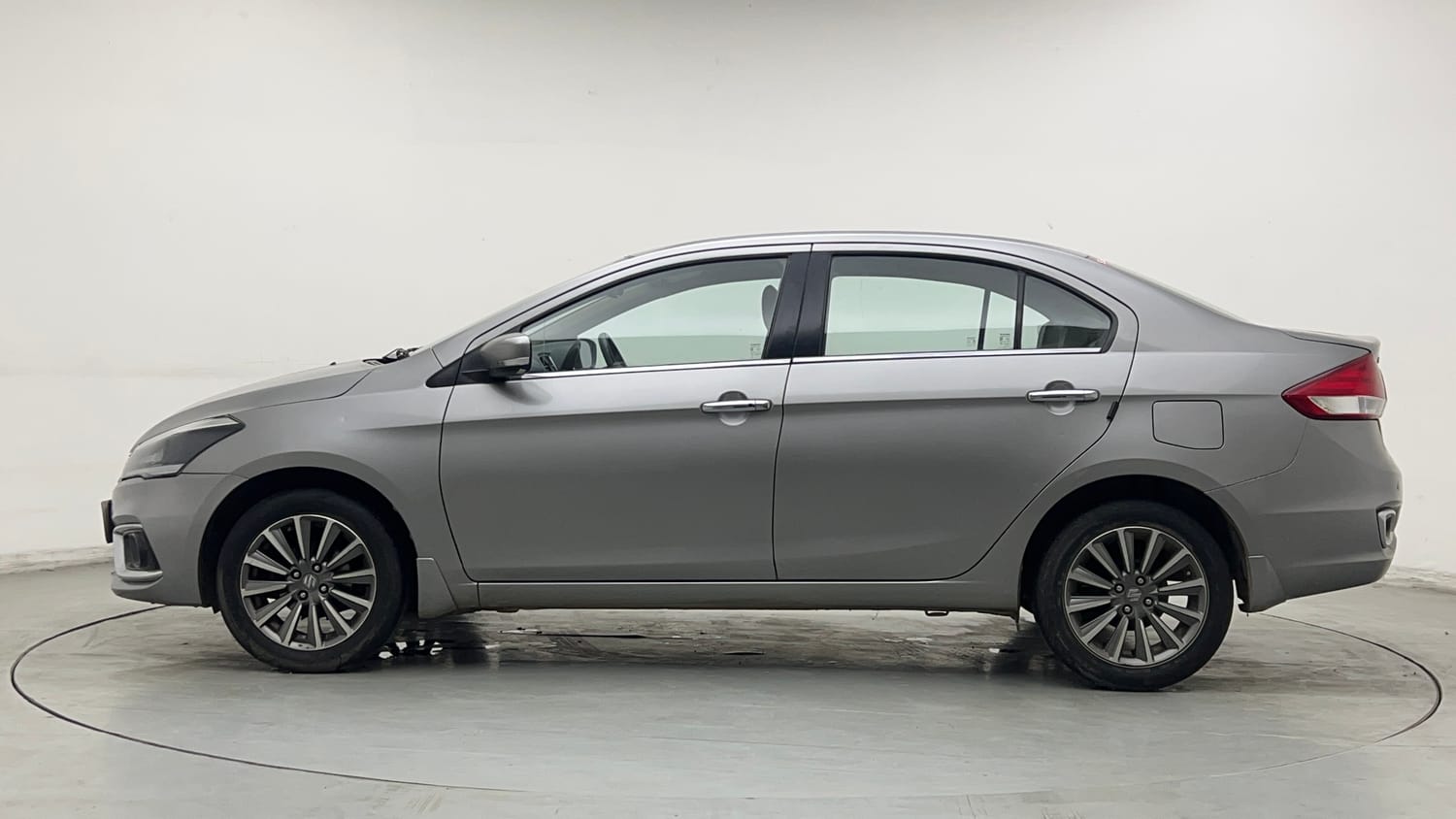 Used 2018 Maruti Suzuki Ciaz Alpha Hybrid 1.5 AT Petrol Automatic exterior LEFT SIDE VIEW