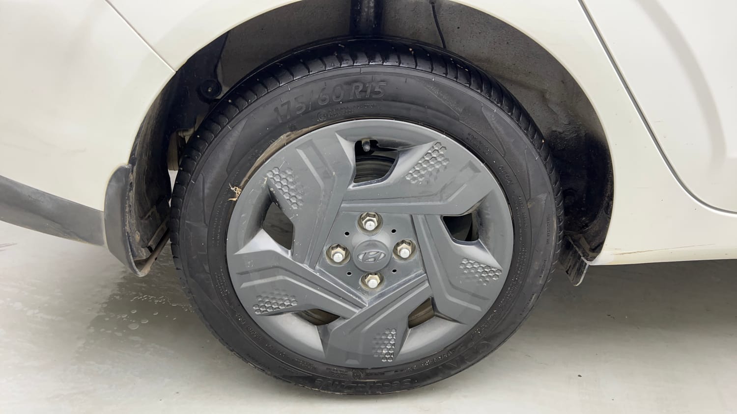 Used 2021 Hyundai Aura S 1.2 AMT Petrol Petrol Automatic tyres RIGHT REAR TYRE RIM VIEW