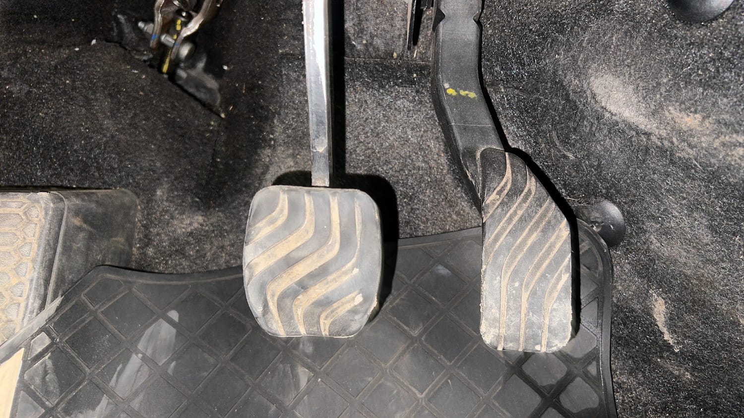 Used 2021 Renault Kiger RXT AMT Petrol Automatic interior PEDALS VIEW