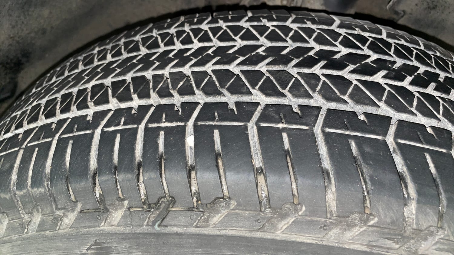 Used 2022 Tata Harrier XZA Plus Dual Tone Diesel Automatic tyres RIGHT FRONT TYRE TREAD VIEW