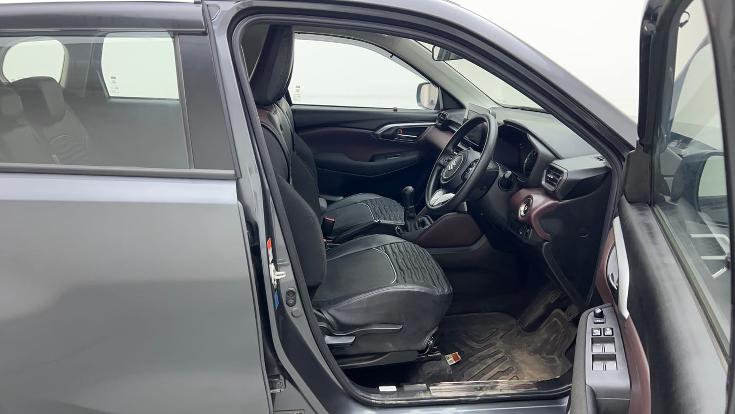 Used 2025 Maruti Suzuki Grand Vitara Delta Smart Hybrid Petrol Manual interior RIGHT SIDE FRONT DOOR CABIN VIEW
