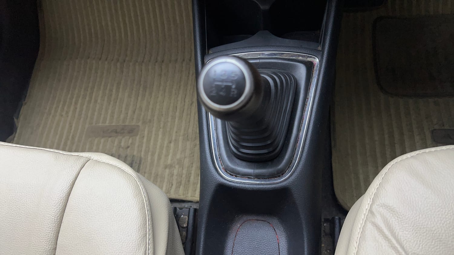 Used 2019 Honda Amaze 1.2 S MT Petrol Petrol Manual interior GEAR  KNOB VIEW
