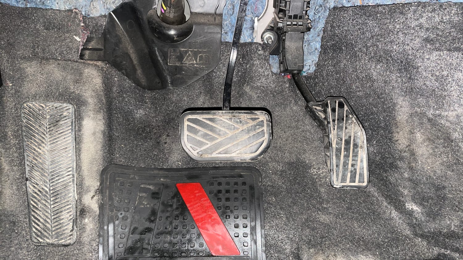 Used 2023 Maruti Suzuki Swift ZXi AMT Petrol Automatic interior PEDALS VIEW