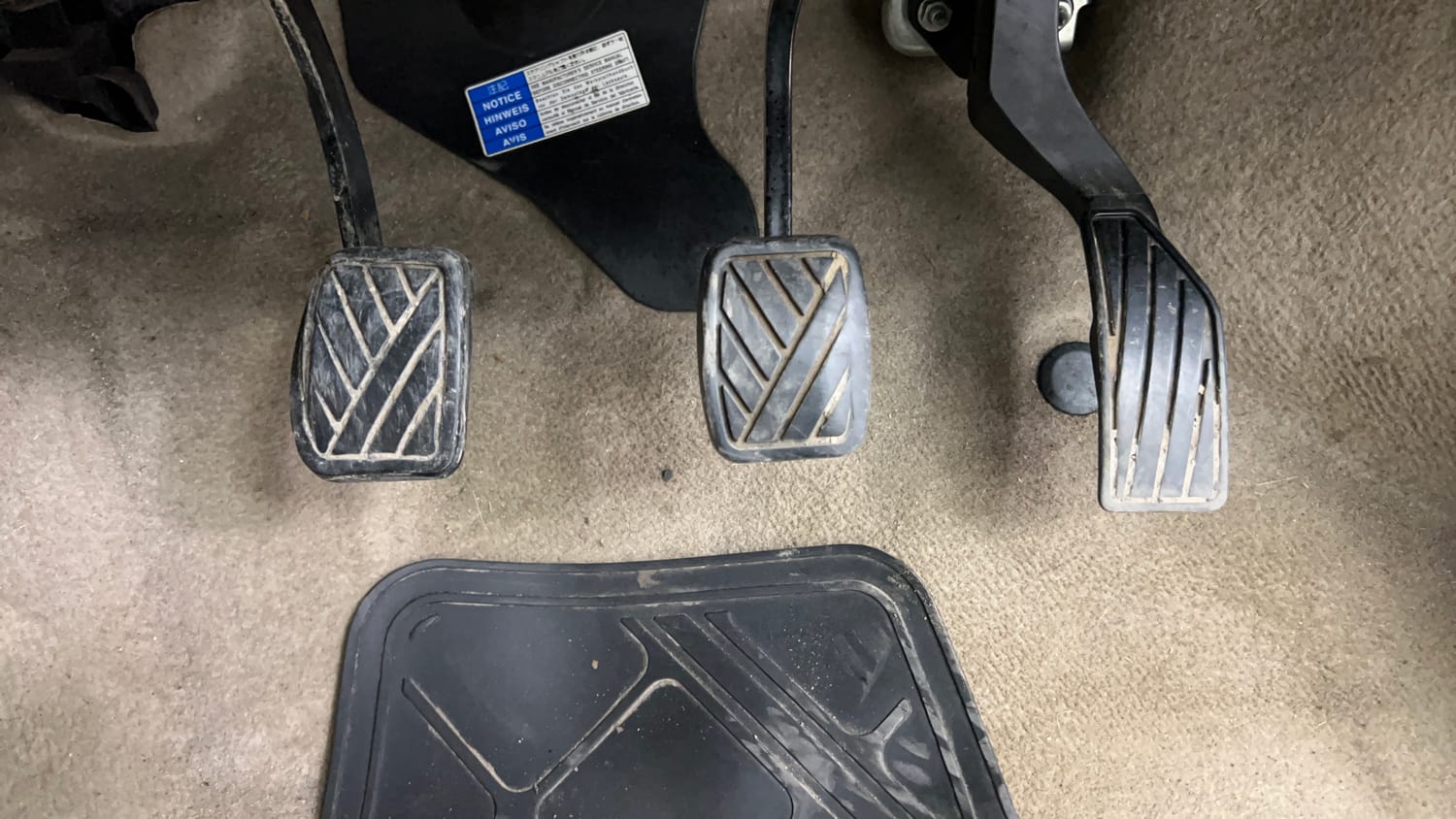 Used 2018 Maruti Suzuki Ertiga ZXI+ Petrol Manual interior PEDALS VIEW