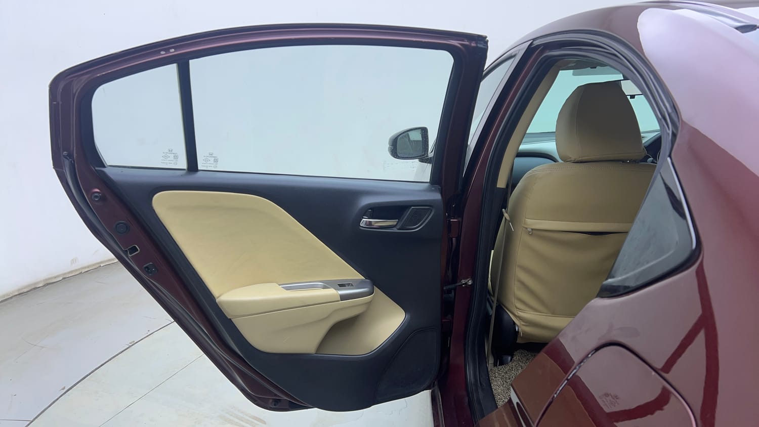 Used 2015 Honda City V Petrol Manual interior LEFT REAR DOOR OPEN VIEW