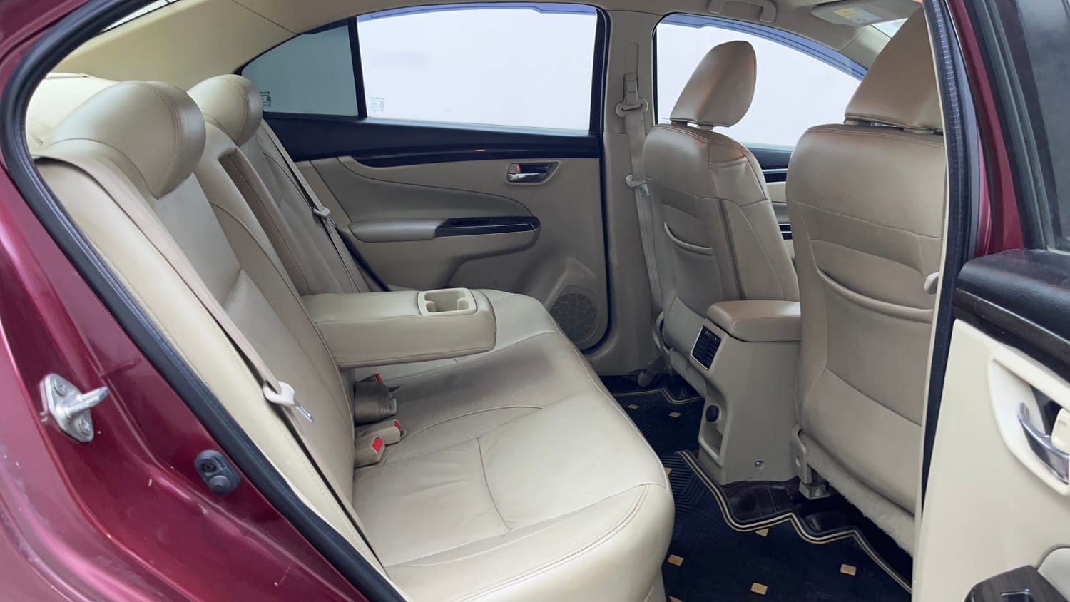 Used 2017 Maruti Suzuki Ciaz Alpha 1.4 AT Petrol Automatic interior RIGHT SIDE REAR DOOR CABIN VIEW
