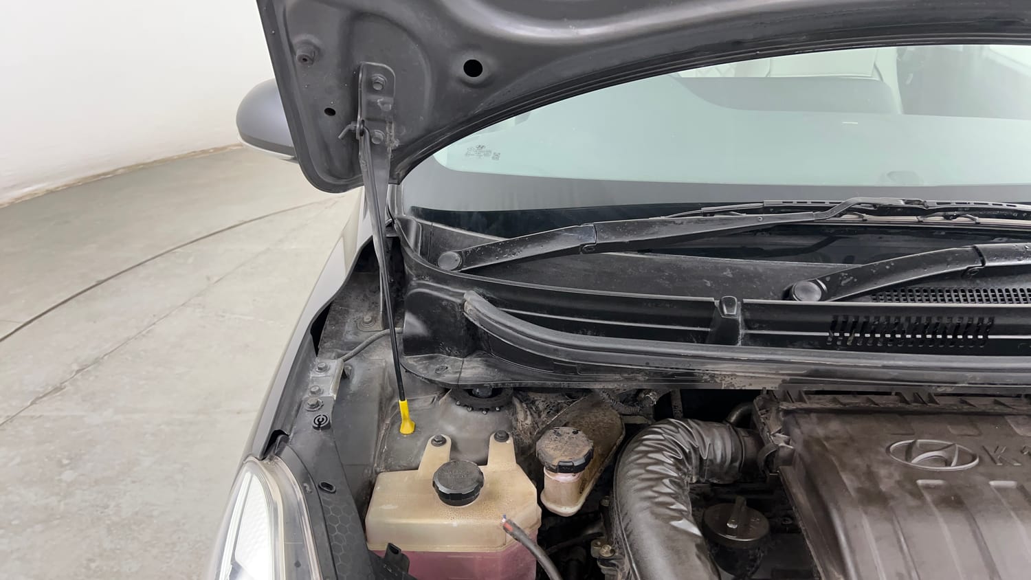 Used 2021 Hyundai Grand i10 Nios Sportz AMT 1.2 Kappa VTVT Petrol Automatic engine ENGINE RIGHT SIDE HINGE & APRON VIEW