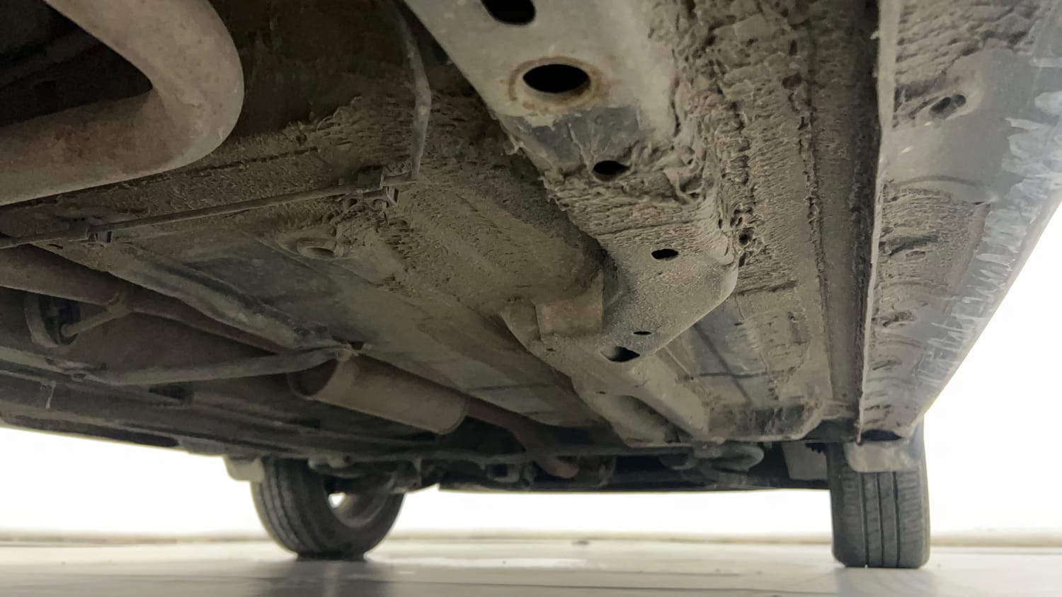 Used 2020 Tata Tiago Revotron XZ Plus Petrol Manual extra REAR RIGHT UNDERBODY VIEW