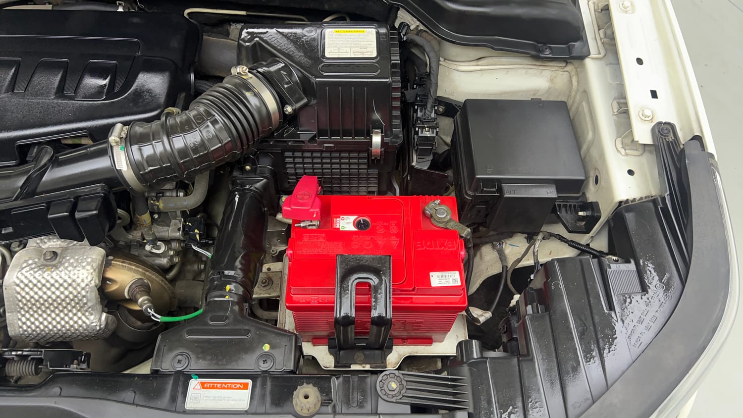 Used 2022 Mahindra XUV 300 W8 (O) 1.2 Petrol AMT Petrol Automatic engine ENGINE LEFT SIDE VIEW