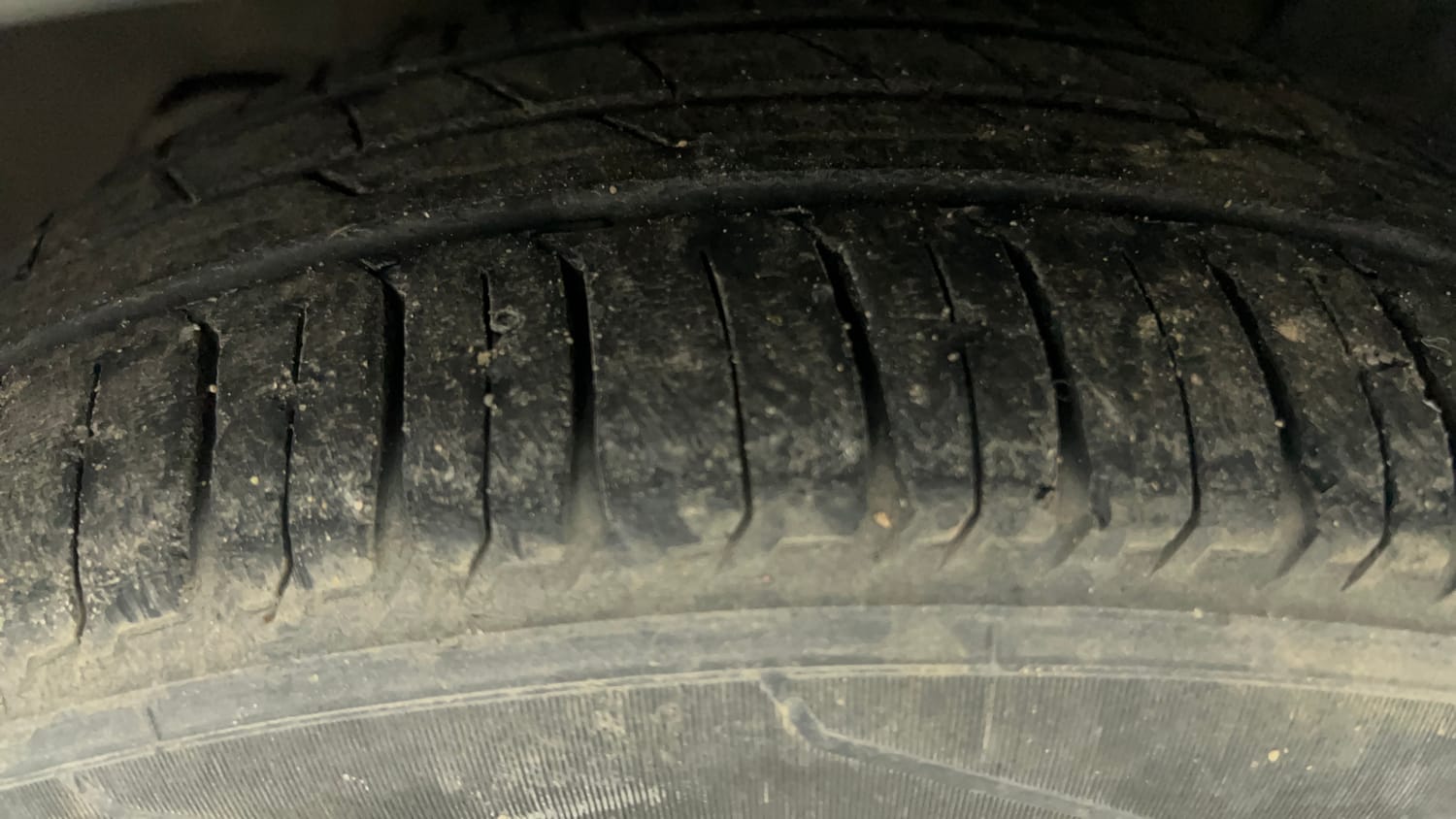 Used 2020 Tata Tiago Revotron XZ Plus Petrol Manual tyres LEFT FRONT TYRE TREAD VIEW