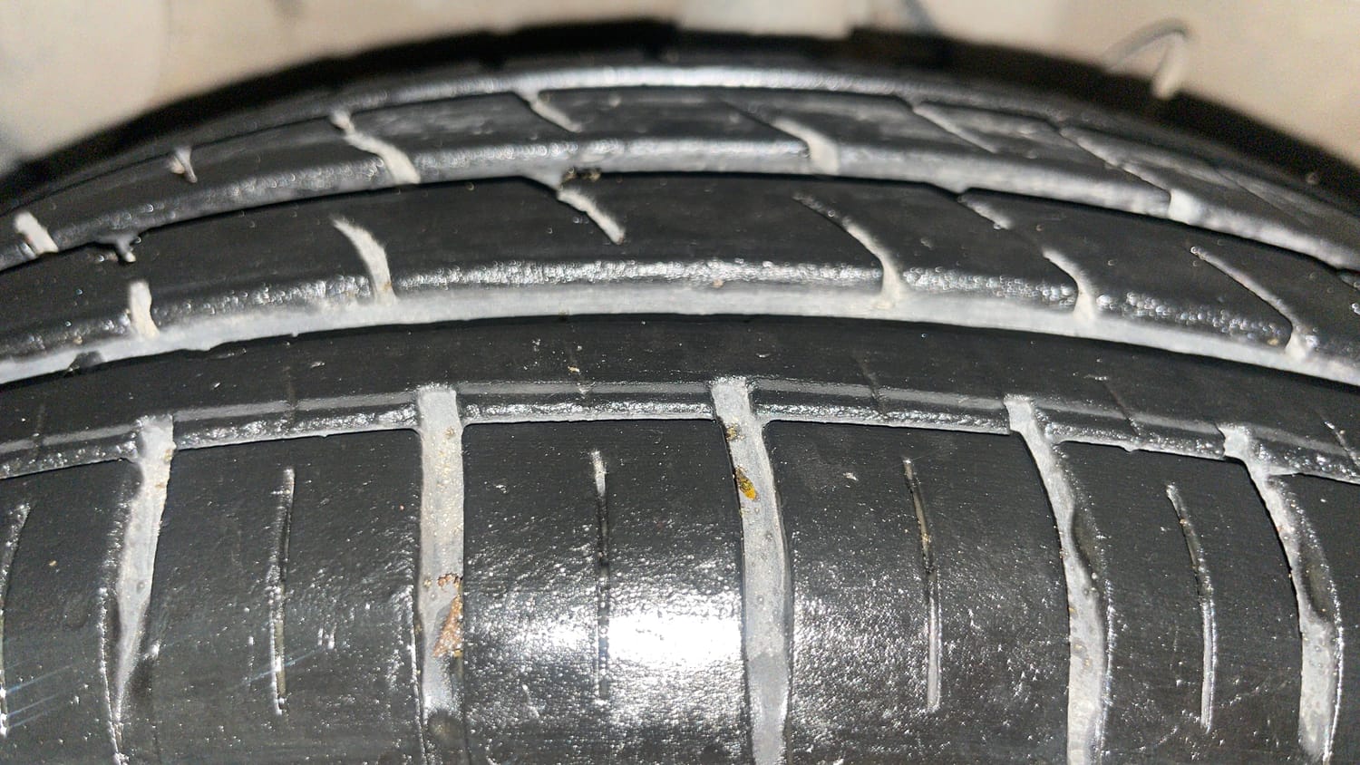 Used 2026 Hyundai Grand i10 Nios Magna 1.2 Kappa Petrol Manual tyres LEFT FRONT TYRE TREAD VIEW