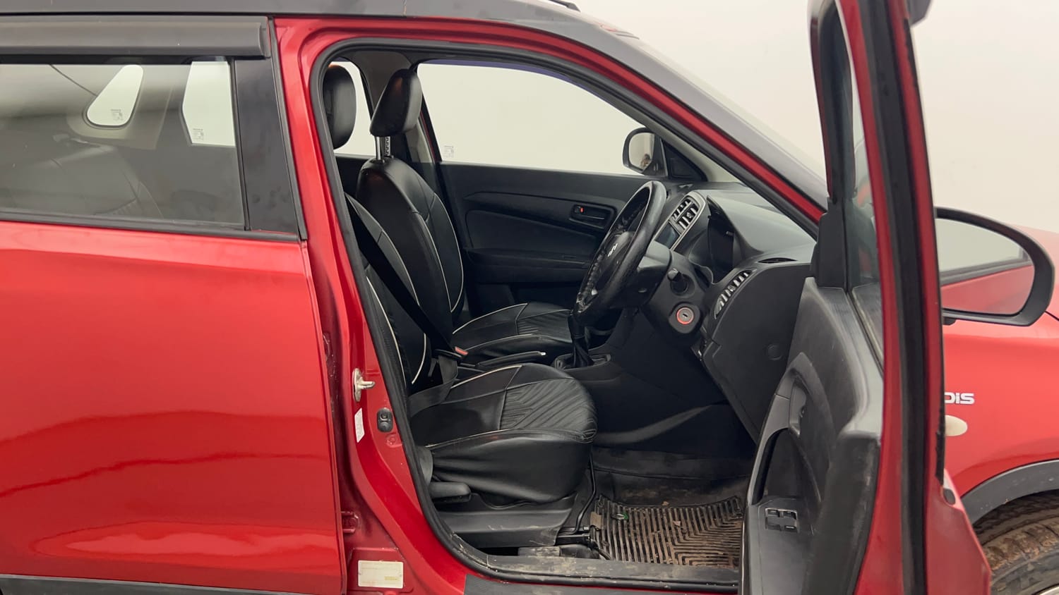 Used 2019 Maruti Suzuki Vitara Brezza [2016-2020] LDi Diesel Manual interior RIGHT SIDE FRONT DOOR CABIN VIEW