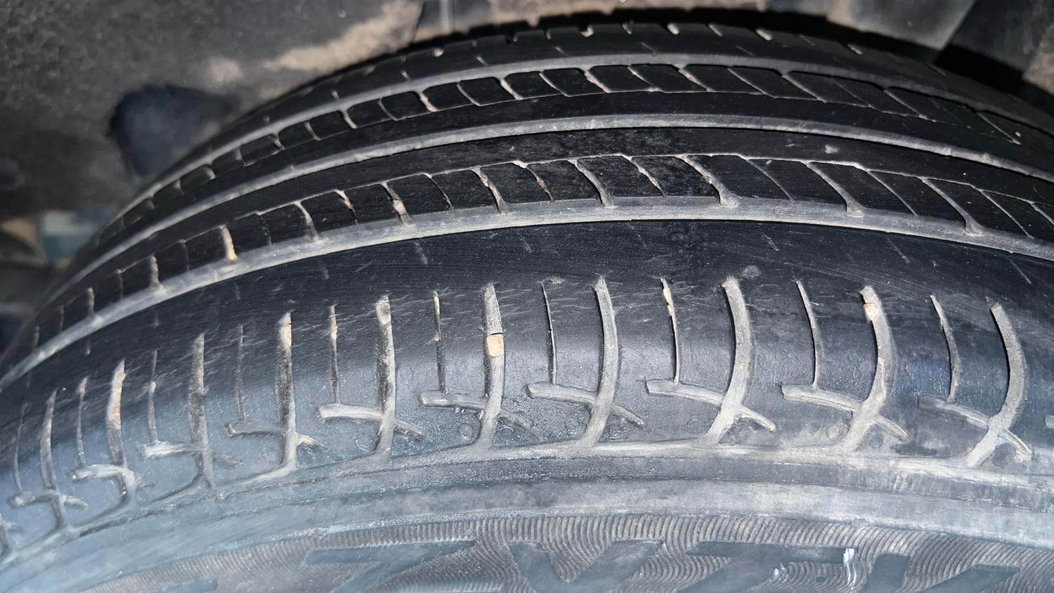 Used 2018 Maruti Suzuki Baleno Delta 1.2 Petrol Manual tyres LEFT REAR TYRE TREAD VIEW