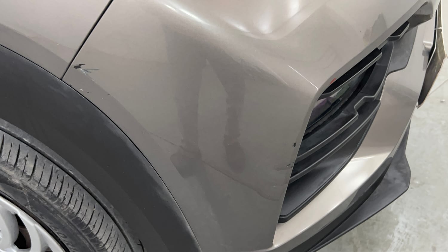 Used 2021 Renault Kiger RXT AMT Petrol Automatic dents MINOR SCRATCH