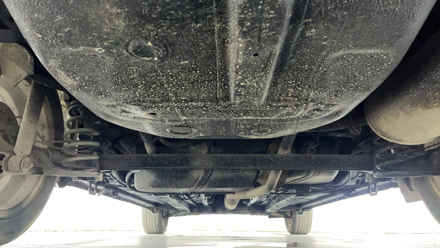 Used 2017 Maruti Suzuki Ciaz Alpha 1.4 AT Petrol Automatic extra REAR UNDERBODY VIEW (TAKEN FROM REAR)