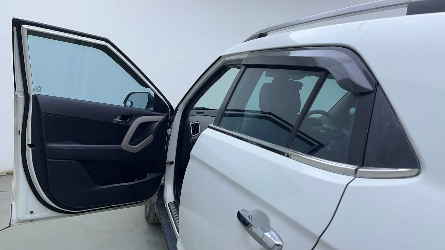 Used 2018 Hyundai Creta SX 1.6 CRDI (O) Diesel Manual interior LEFT FRONT DOOR OPEN VIEW