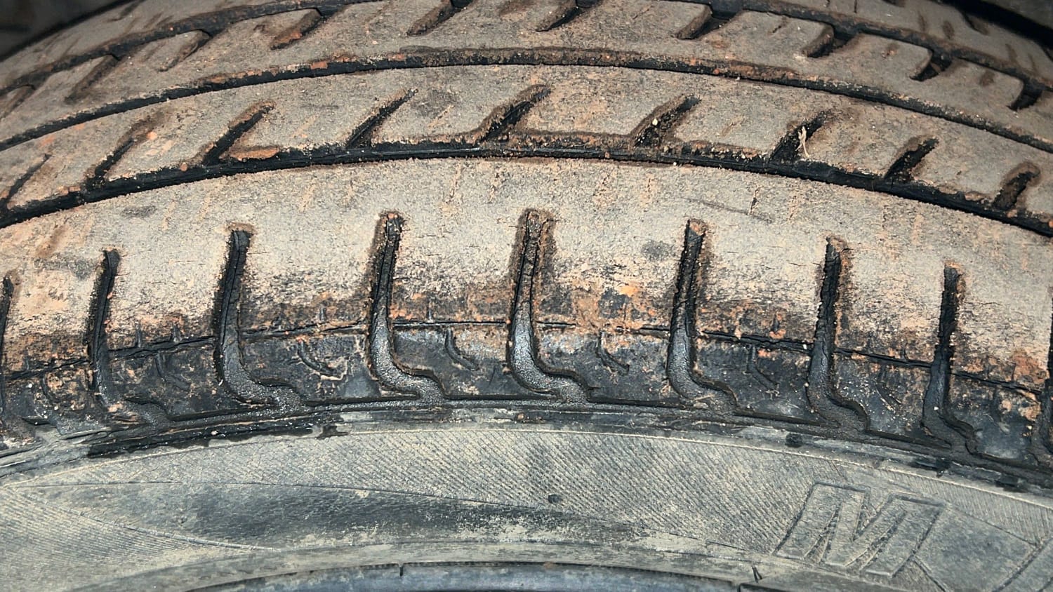 Used 2018 Maruti Suzuki Wagon R 1.0 VXI AMT (O) Petrol Automatic tyres RIGHT REAR TYRE TREAD VIEW